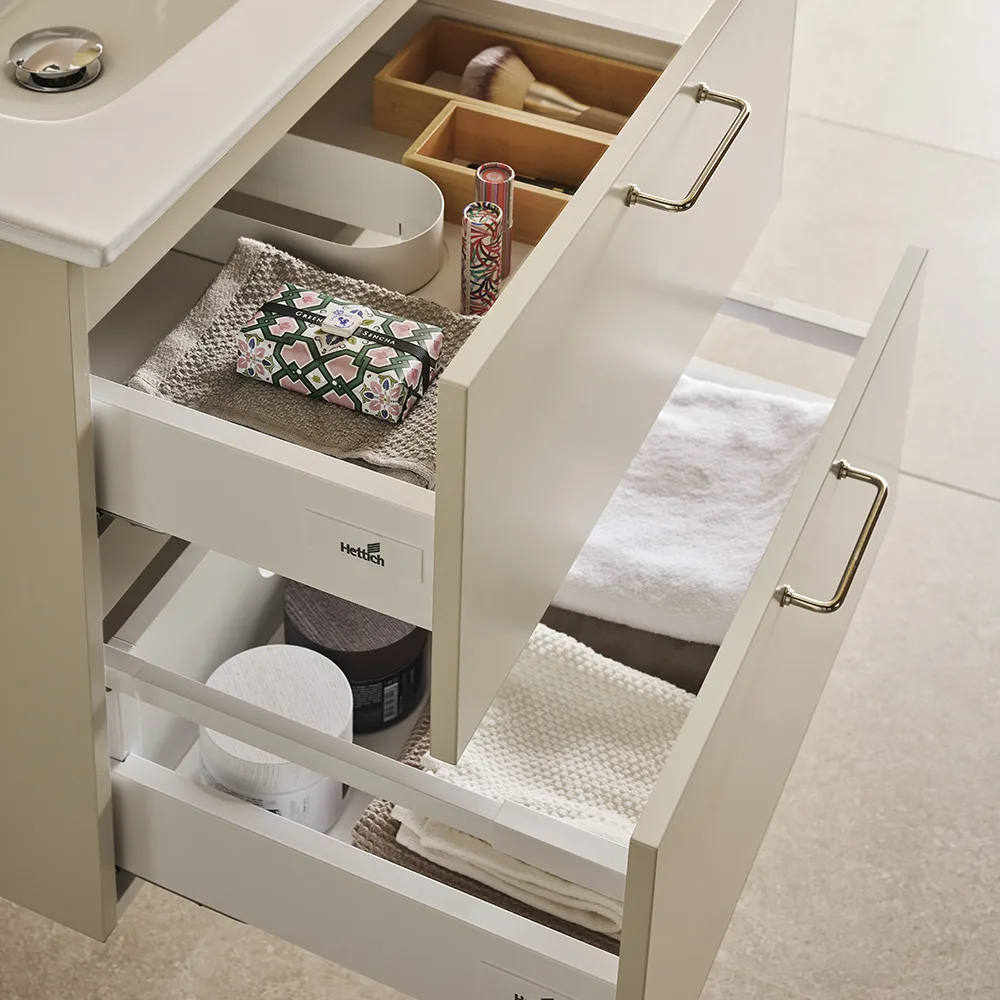 LAATIKOISSA RUNSAASTI SÄILYTYSTILAA