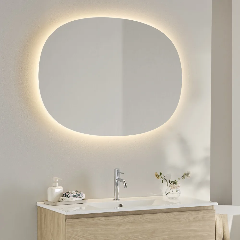 KYLPYHUONEEN VALAISTUS JA SÄILYTYSTILAT