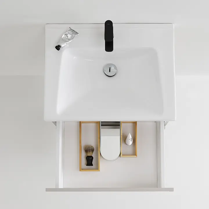 PESUALLAS UNIIKILLA MUOTOILULLA