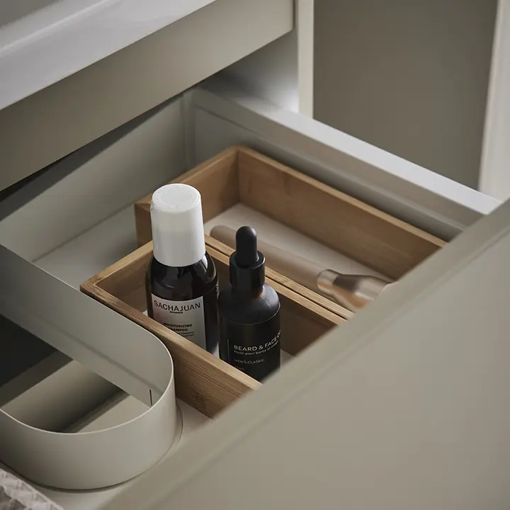 KÄYTÄNNÖLLISET LAATIKOT